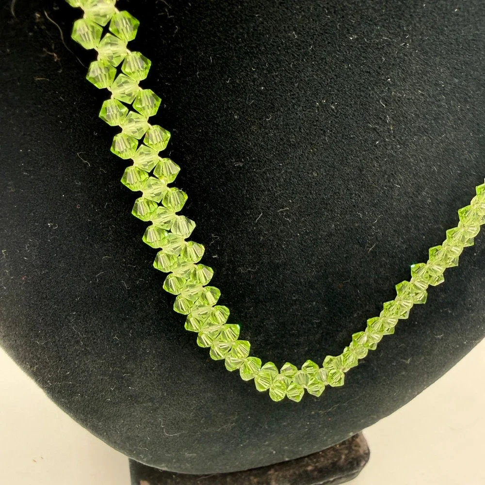 Handmade Lime Green Crystal Bicone Beaded Necklace Vintage Style‎ 17.5 Inch